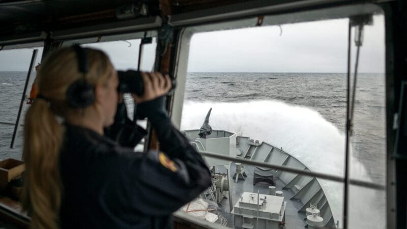 Bryggan på HMS Trossö Foto: ©2025 Bezav Mahmod/Försvarsmakten