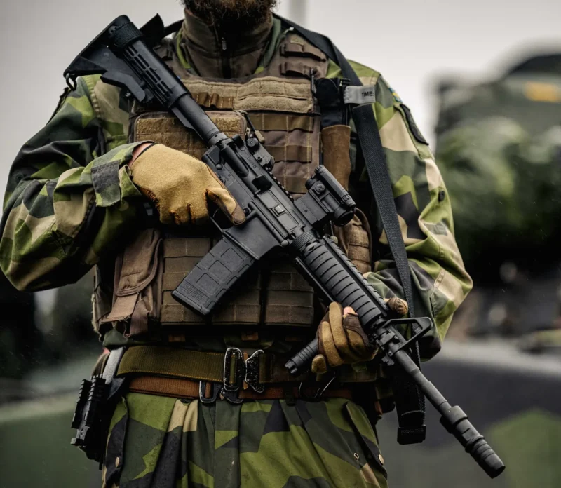 Automatkarbin M4A (AK M4A) med lösskjutningsanordning Foto: Felix Sundbäck/Försvarsmakten