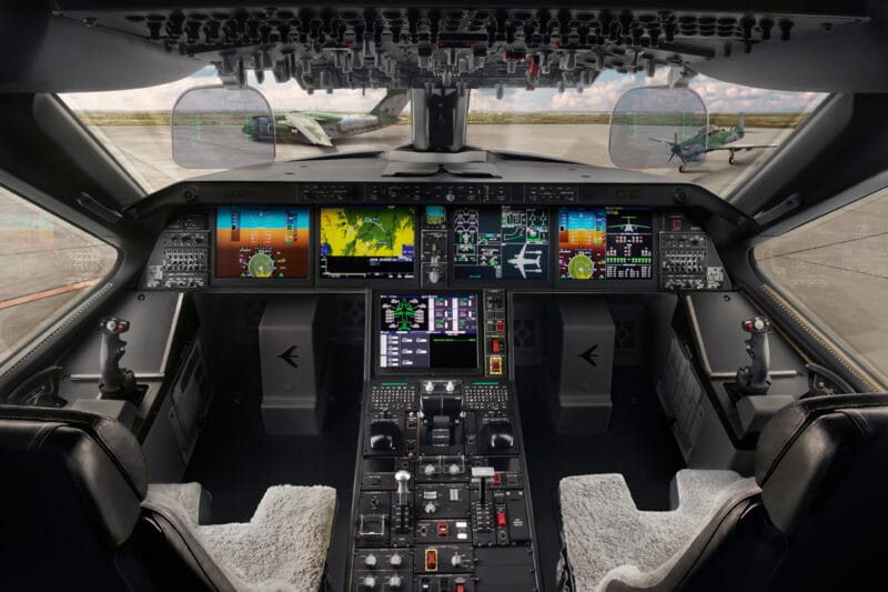 Cockpit mockup Bild: Embraer