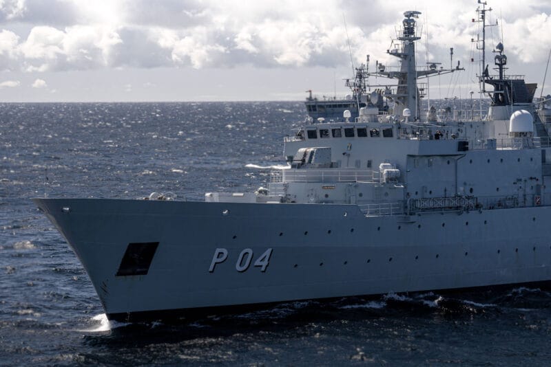 HMS Carlskrona (P 04) under en samövning i Östersjön den 17 maj 2022. Foto: MC3 Taylor Parker /U.S. Navy