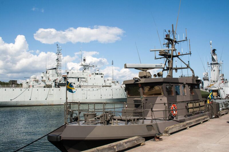 HMS Tapper (81) vid Berga örlogsbas med DECCA-radar