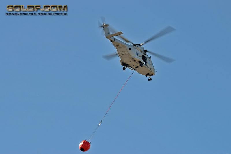 Helikopter 14 med brandtunna
