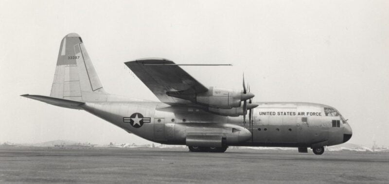 YC-130 Hercules efter premiärflygningen 23 augusti 1954. Foto: U.S. Air Force