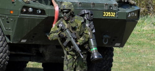 Soldat med Robot 57 Foto: ©2019 Henrik Svensk