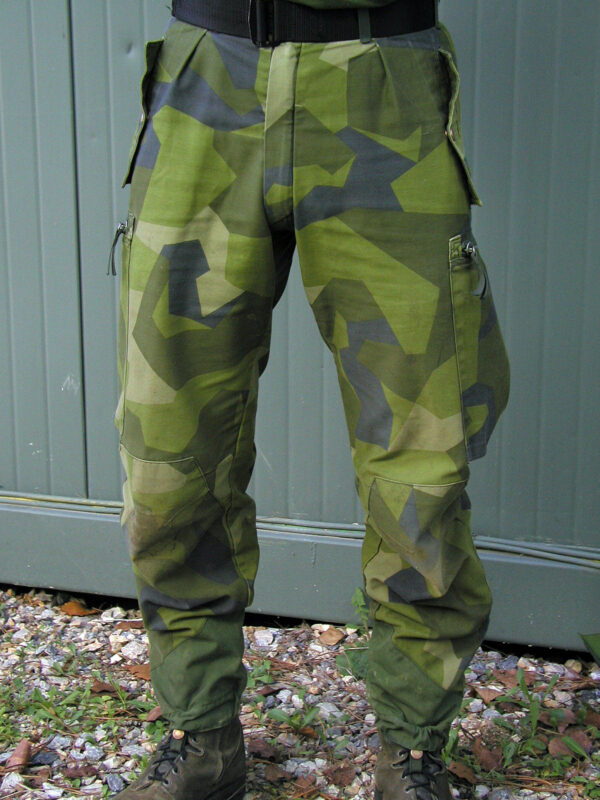 Fältbyxor 90 Foto: ©2002 Henrik Svensk/SoldF.com